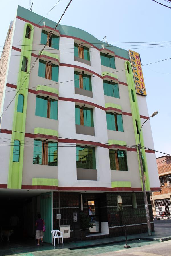Hotel Tornado Lima Bagian luar foto